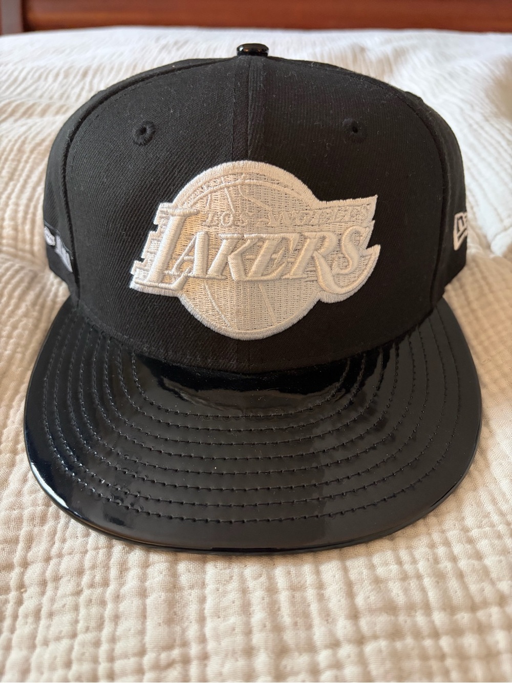 Los Angeles Lakers Black New Era Patent Brim Fitted Hat - SZ 7.5